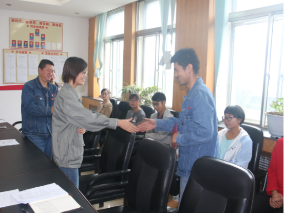 ���﹤������ �����Ͷ���ֵ